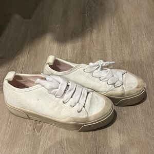 Casual platform sneakers